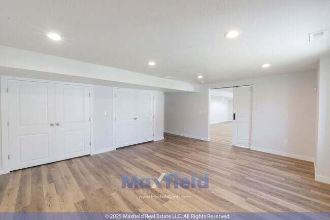 Building Photo - Modern EV Friendly Upgraded 5 BD 4 BA 3 GA...
