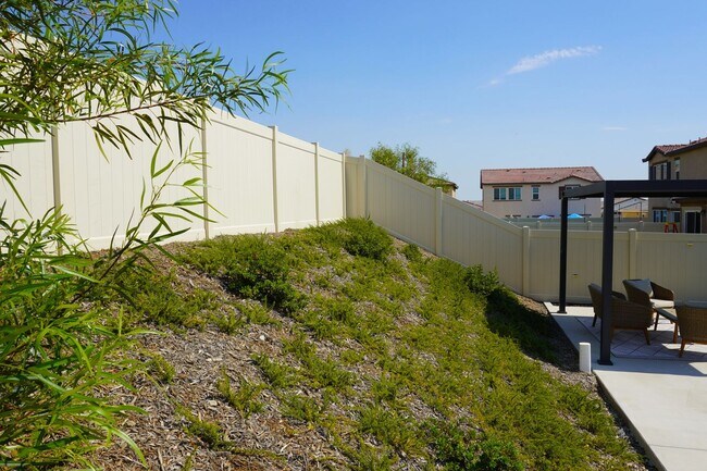 Building Photo - 13814 Solara St
