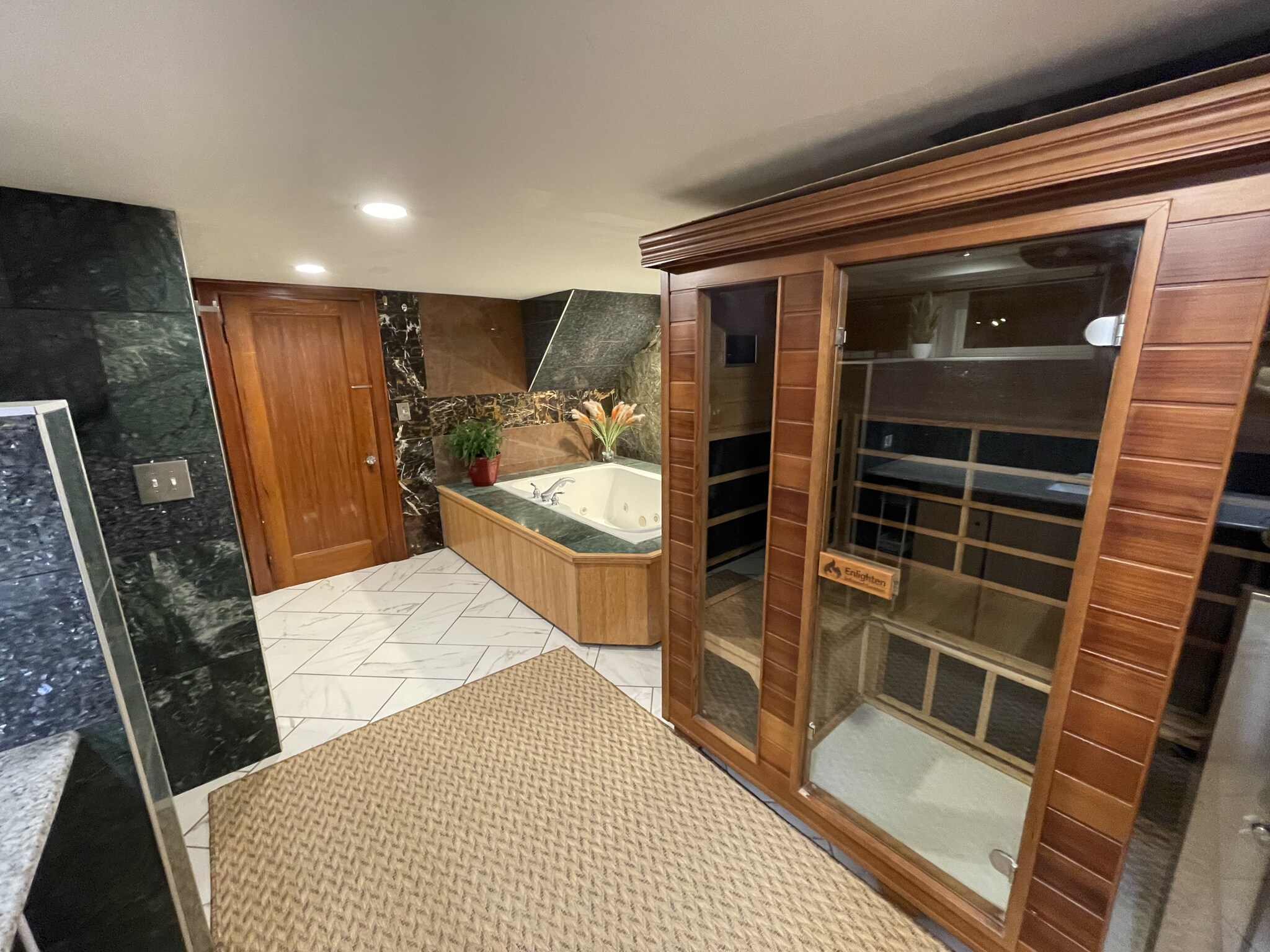 Building Photo - 4778 Rogers Rd