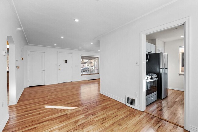 Building Photo - North Park Hill Bungalow!