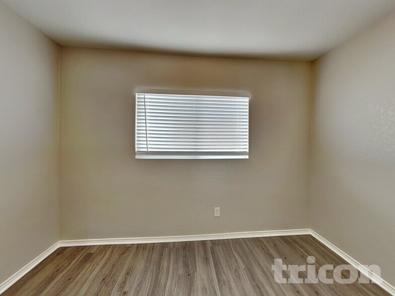 Building Photo - 9506 Lookover Bay