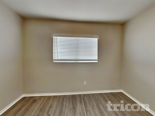 Building Photo - 9506 Lookover Bay