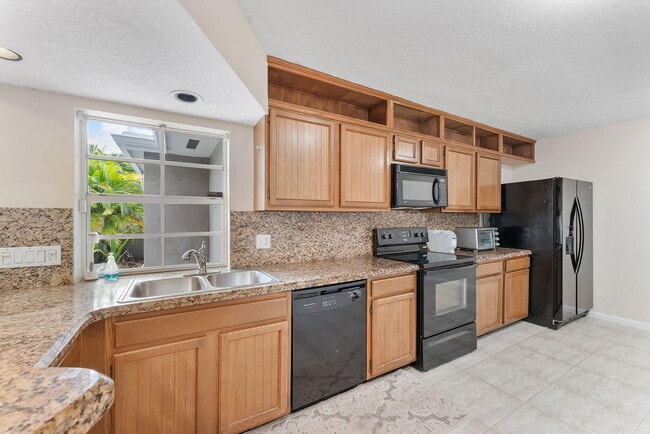 Building Photo - 2704 Vision Dr