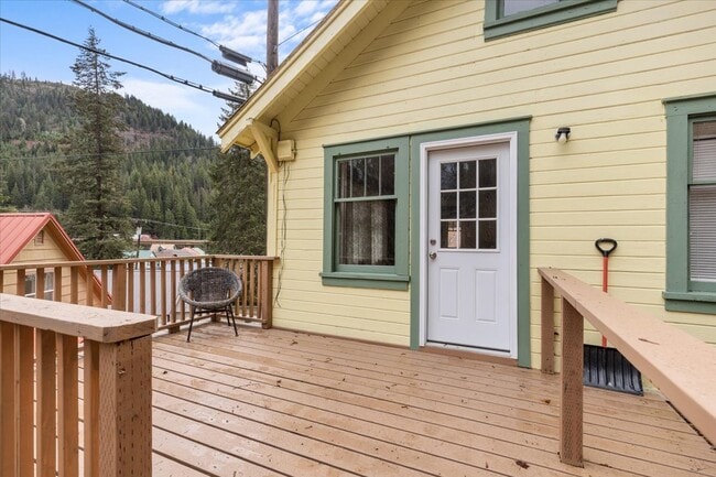 Building Photo - 1144 Canyon Ave