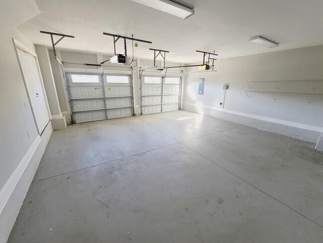 Building Photo - 2508 Goldenrod Wy