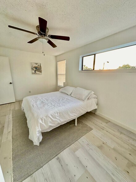 Building Photo - 2725 Tally Ho Ave