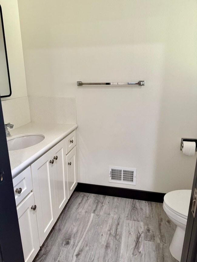 Building Photo - Beautiful remodeled home