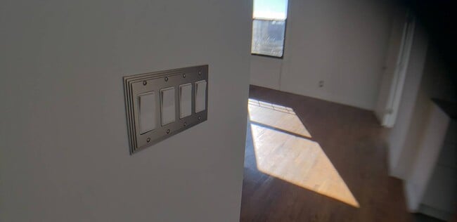 Building Photo - 42 Park Terrace E