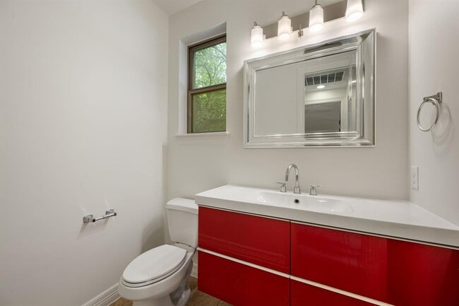 Building Photo - 2201 Quarry Loop