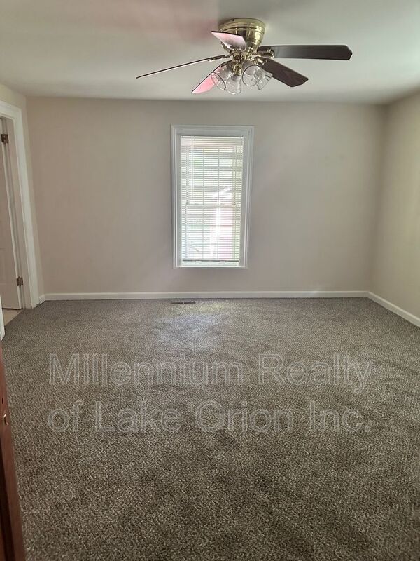 Building Photo - 709 W Dryden Rd