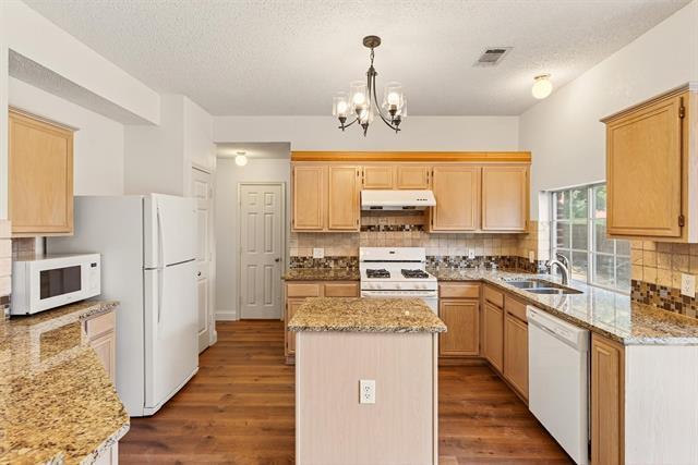 Building Photo - 3100 Verbena Dr