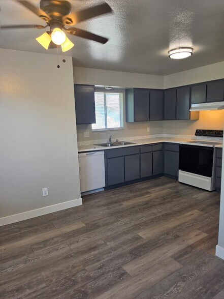 Building Photo - 4264 N Bengston Ave