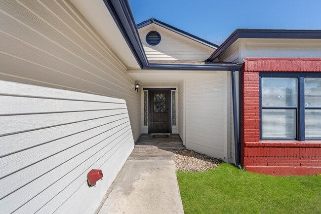 Building Photo - 7919 Wayside Trail