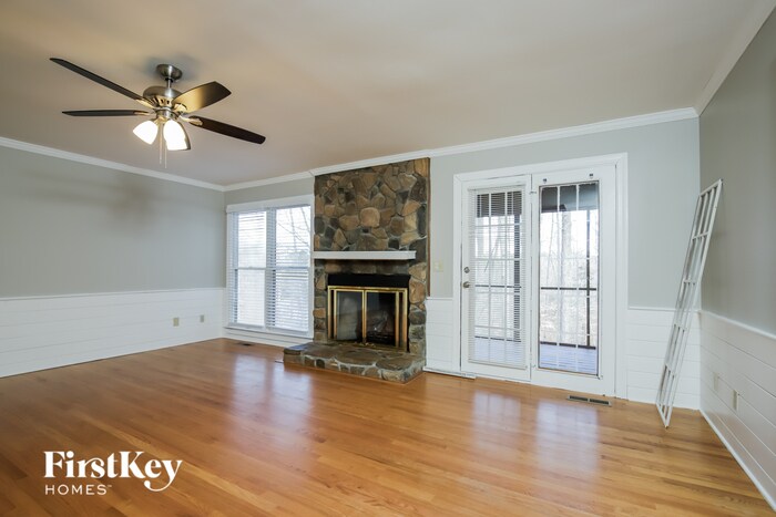 Building Photo - 4036 Fairwind Dr