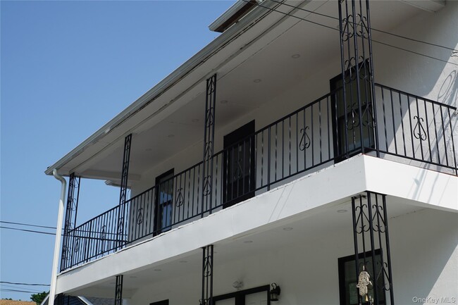 Building Photo - 70 Dobbs Ferry Rd