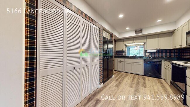 Building Photo - 5166 Lancewood Dr