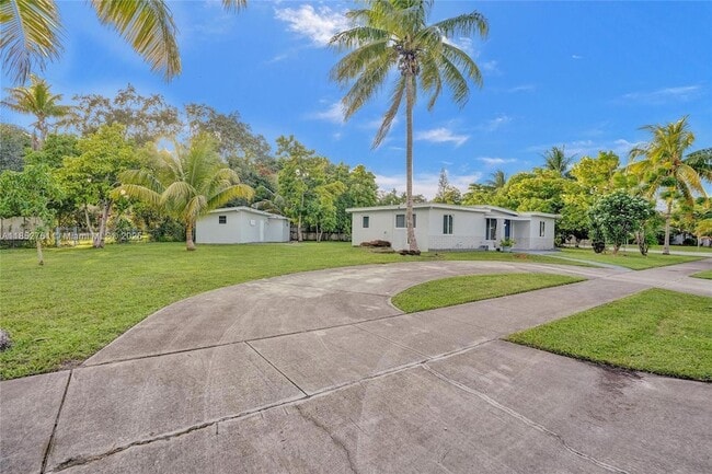 Building Photo - 3800 SW 58th Terrace