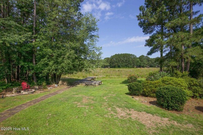 Building Photo - 1205 Greenbriar Dr