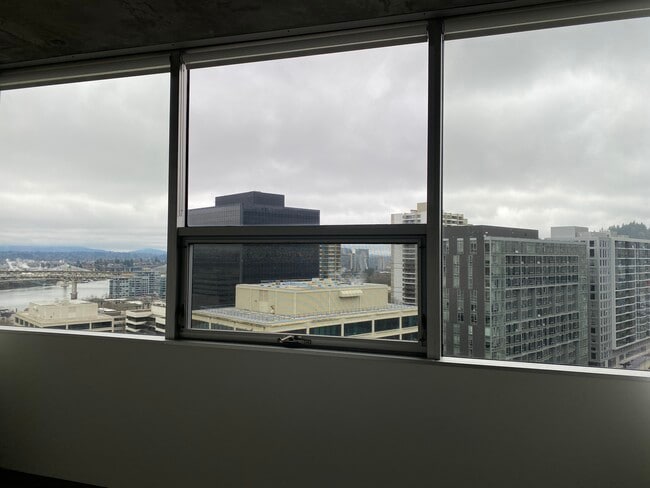 Building Photo - 1500 SW 5th Ave