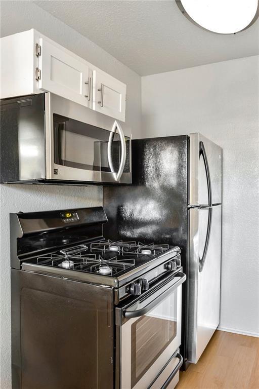 Building Photo - 2401 Manor Rd