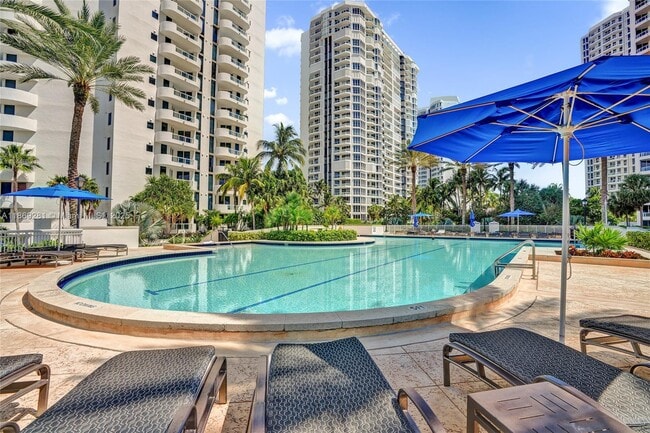 Building Photo - 21205 Yacht Club Dr