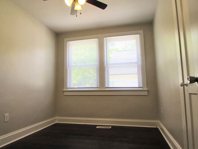 Building Photo - Cute - Updated 3 Bed/1 Bath Bungalow Style...