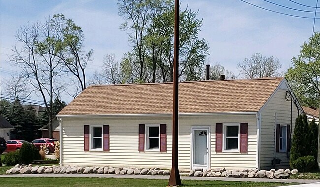 Building Photo - 5615 John R Rd