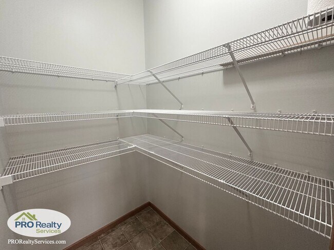 Building Photo - Recently Remodeled 3 Bedroom Townhome