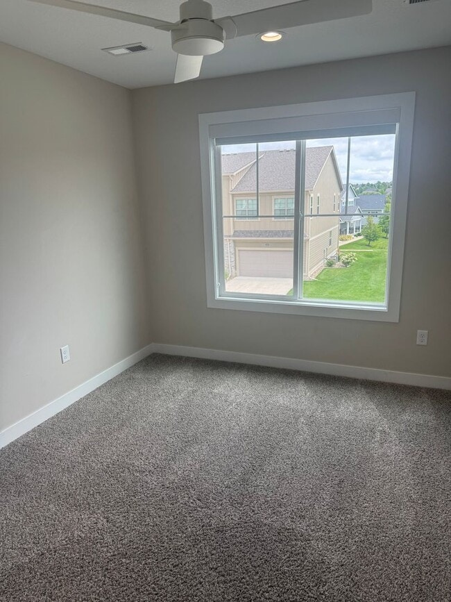 Building Photo - New 4 Bedroom | 2.5 Bath | Scenic Views | ...
