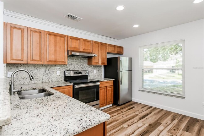Building Photo - 5638 Piney Ridge Dr