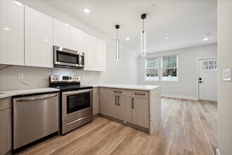 Building Photo - 614 N Pallas St