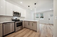 Building Photo - 614 N Pallas St