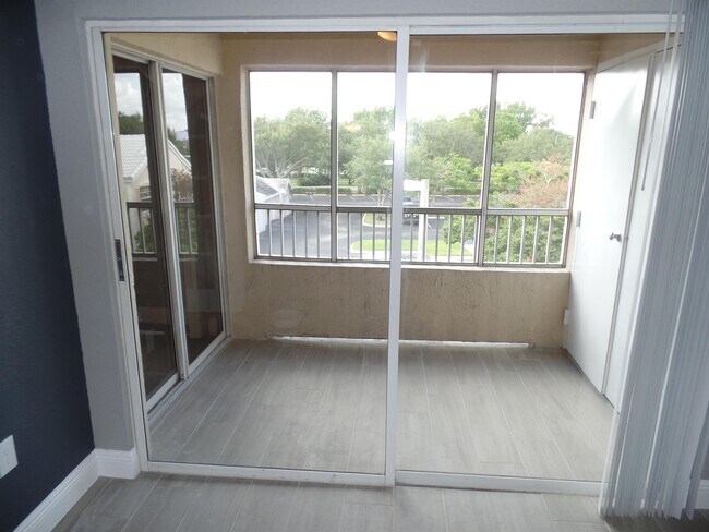 Building Photo - 2881 N Oakland Forest Dr