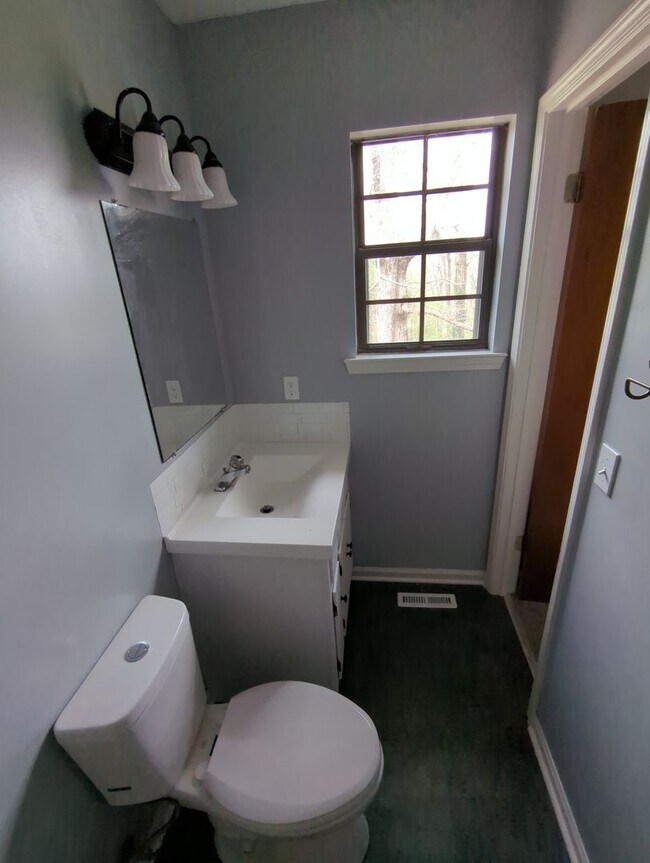 Building Photo - 1605 Wendy Cir