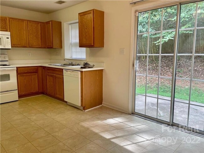 Building Photo - 129_WINDING CANYON