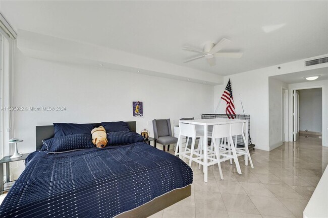 Building Photo - 3801 NE 207th St