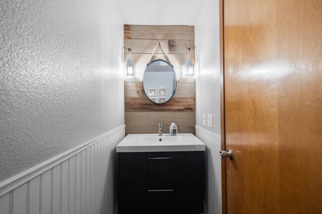 Building Photo - 733 Seacoast Dr