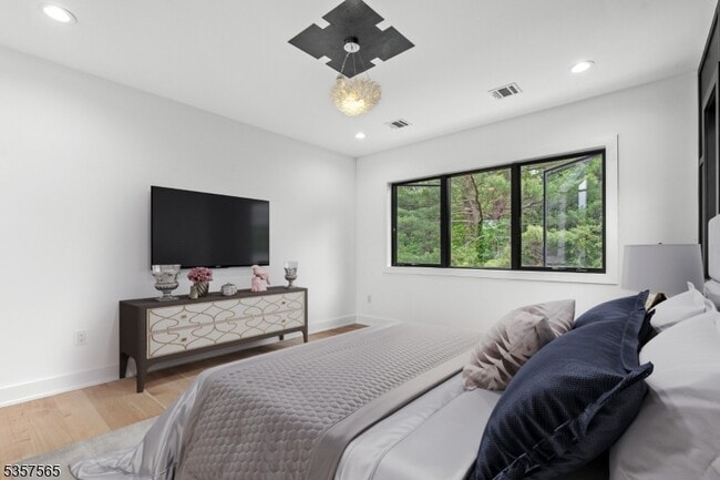 Building Photo - 148 Great Hills Rd