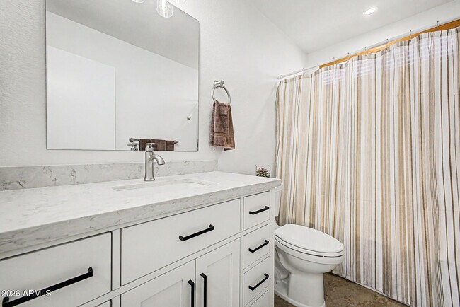Building Photo - 414 N Hudson Pl