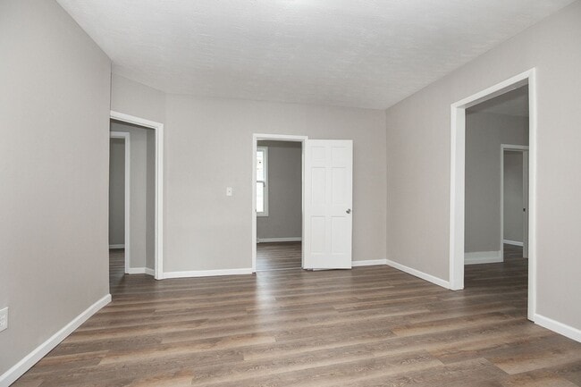 Building Photo - 3422 W 52nd St