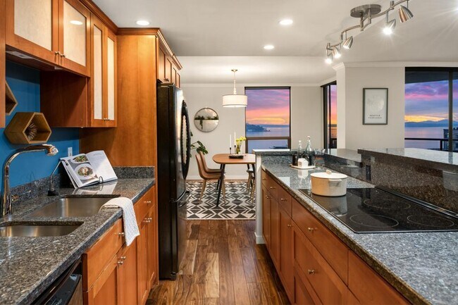 Building Photo - Harbour Heights - 2 bedrooms