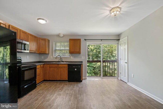 Building Photo - 430 Cedar Creek Dr