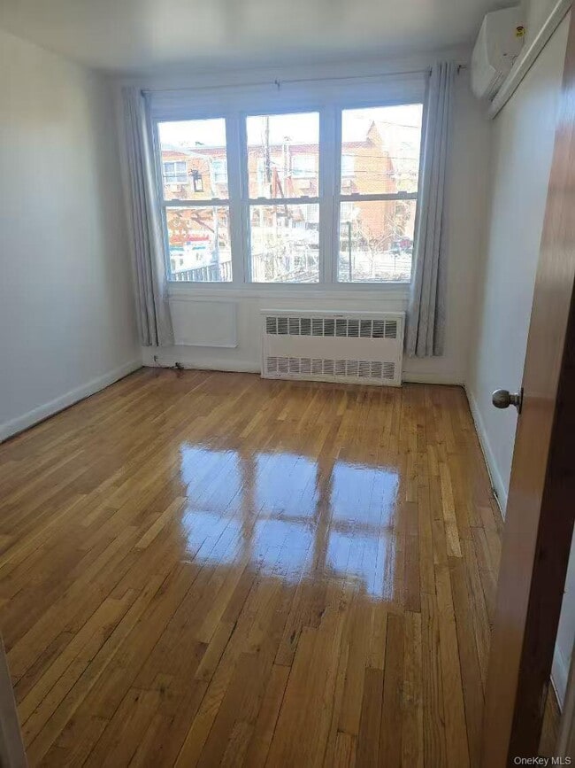 Building Photo - 147-31 Barclay Ave