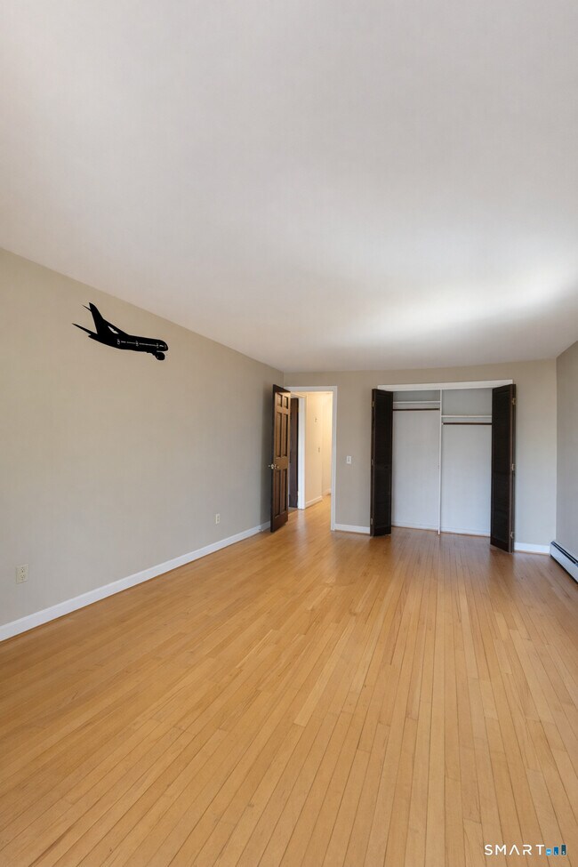 Building Photo - 12 Hilltop Dr