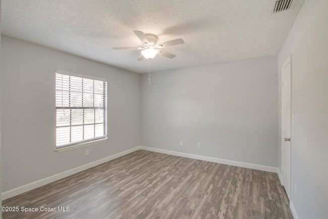 Building Photo - 5492 Wendy Lee Dr