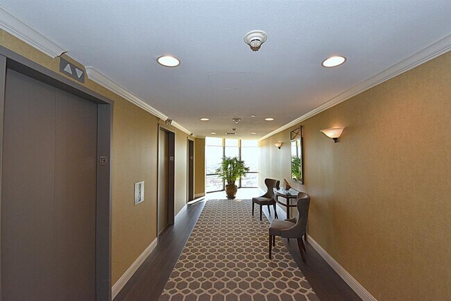 Building Photo - 15 Greenway Plaza