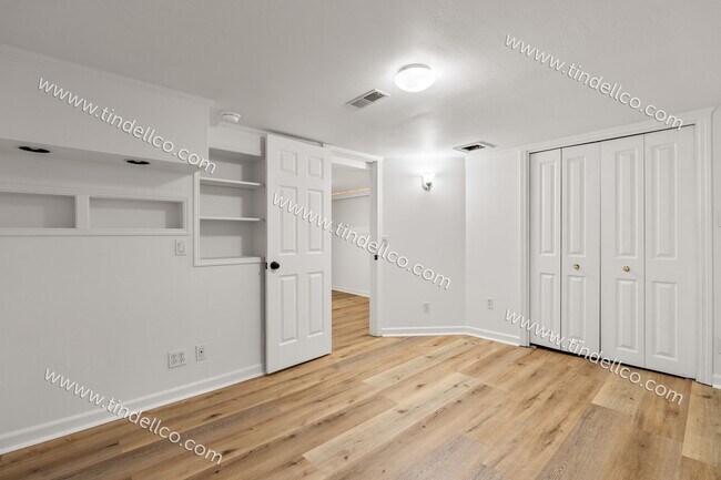 Building Photo - Beautiful North Portland Home —3- Bedrooms...