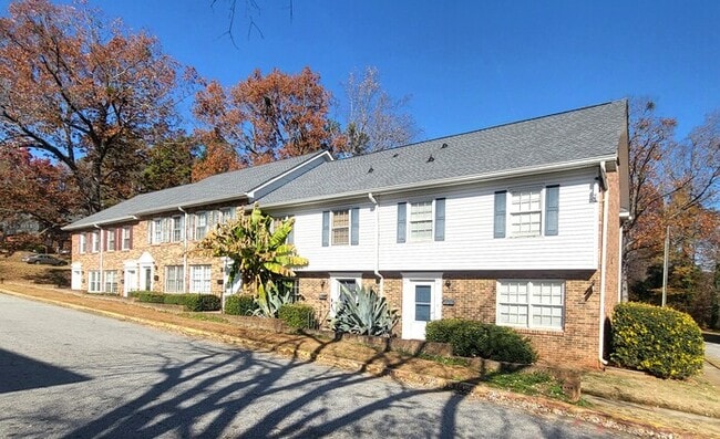 Building Photo - Three Bedroom Townhouse for Rent in Spartanburg SC with Move-In Special!