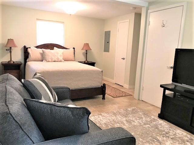 Building Photo - 244 Hilltop Dr