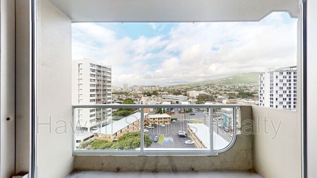 Building Photo - 2637 Kuilei St